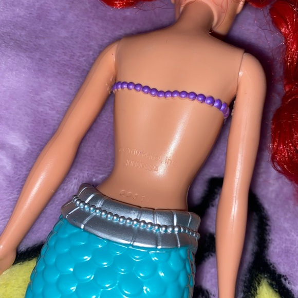 2010 Disney Little Mermaid Ariel doll - Picture 3 of 3